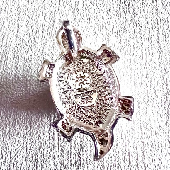 Vintage Murano Green and White Turtle Millefiori Pendant - Picture 3 of 4